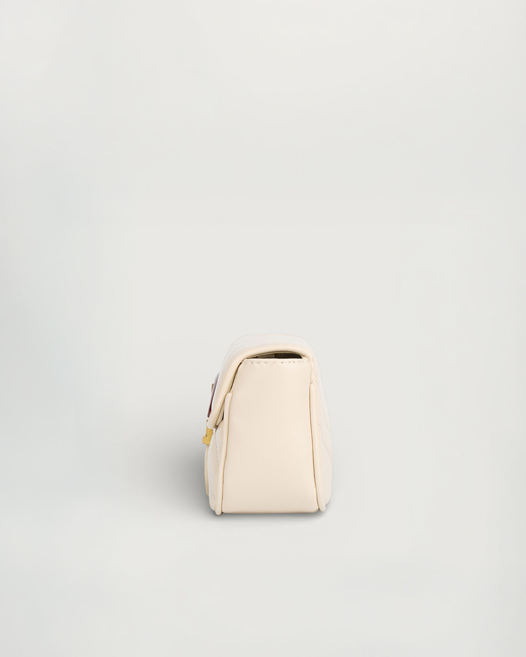 The Romi Chain Bag in - CREAM