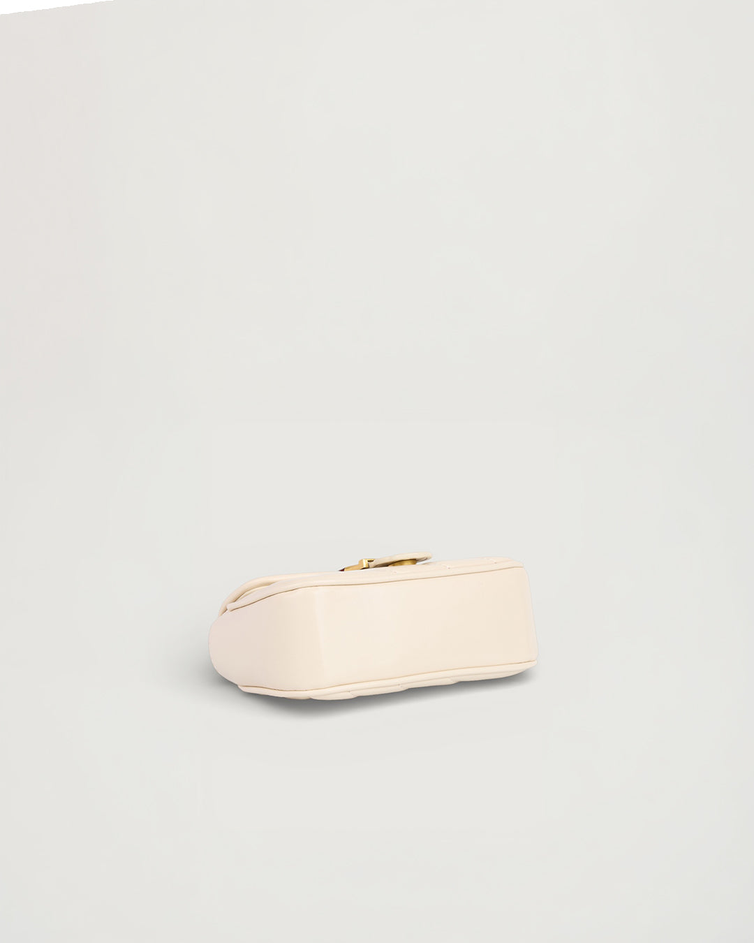 The Romi Chain Bag in - CREAM