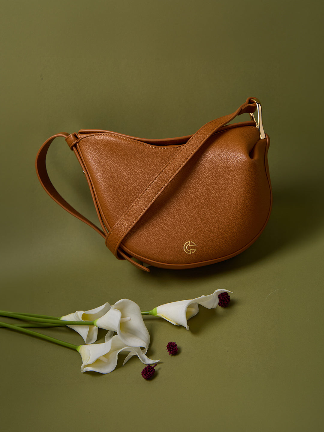 The Terra Bow Bag -Desert Tan