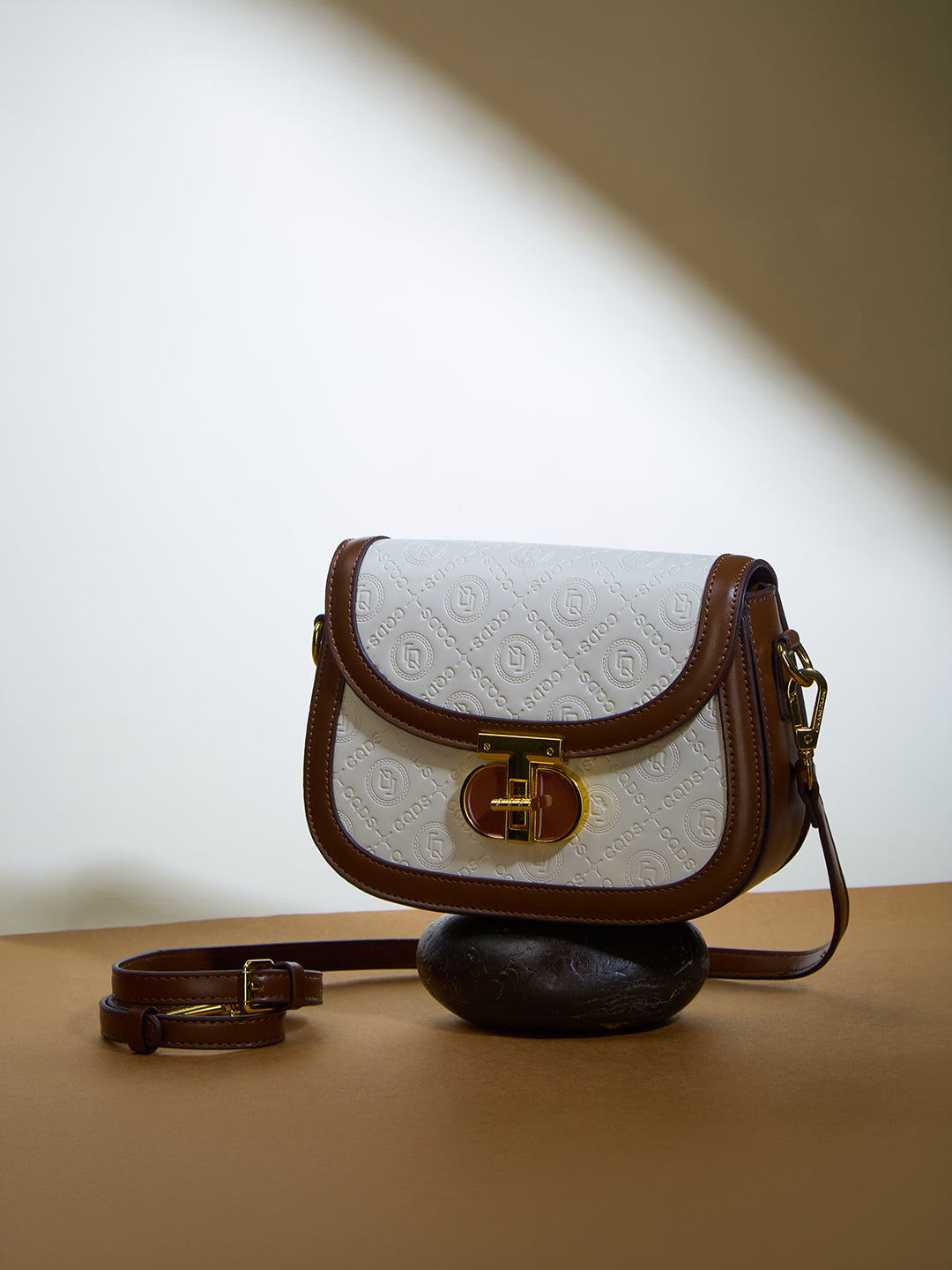 The Mira Crossbody in- OYSTER CREAM