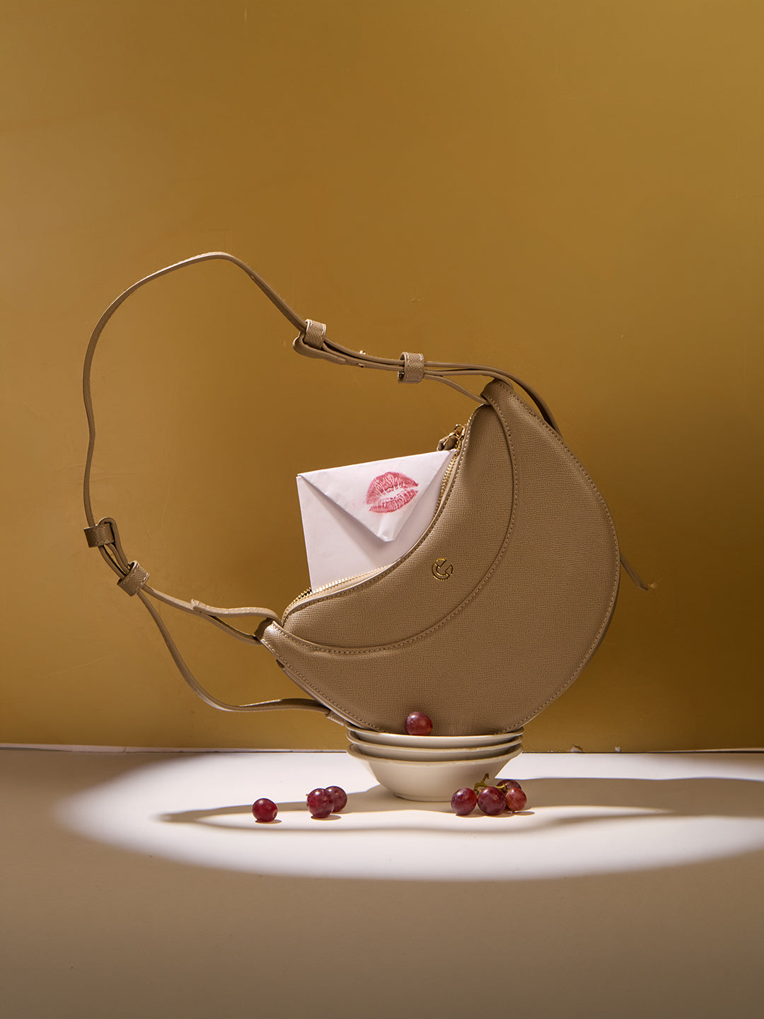 The Luna Curve - ASH MOCHA