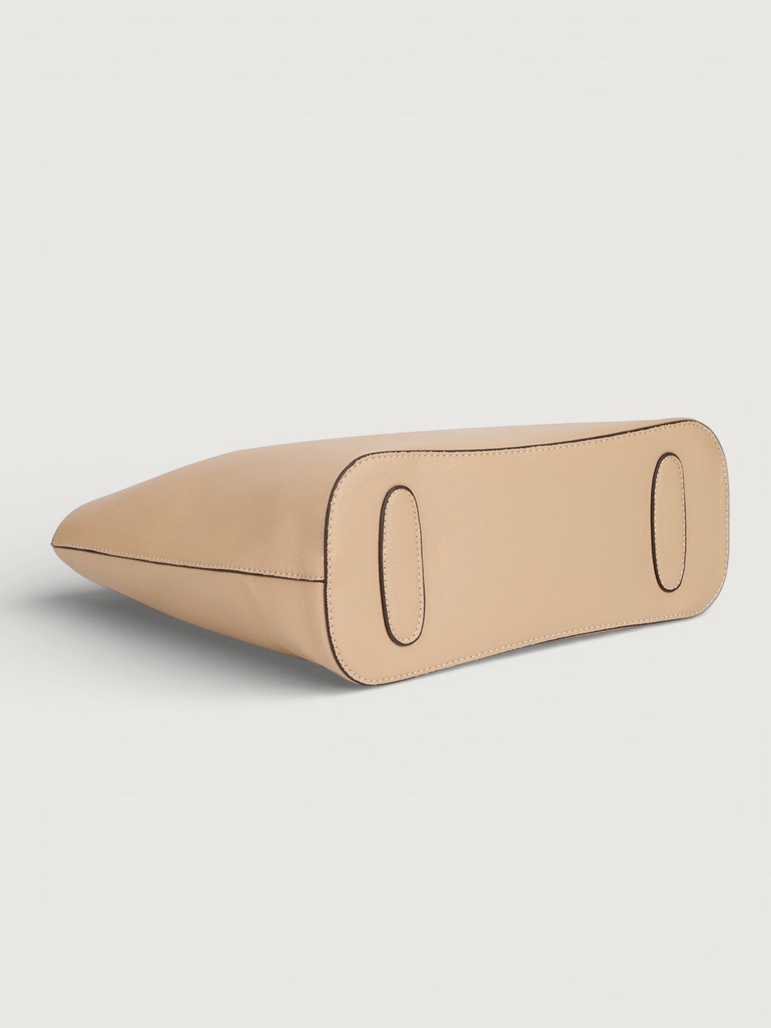 The Nara Tote in - taupe