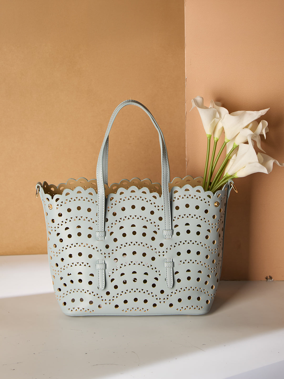 The Rosewave Tote in CLOUDLIGHT BLUE