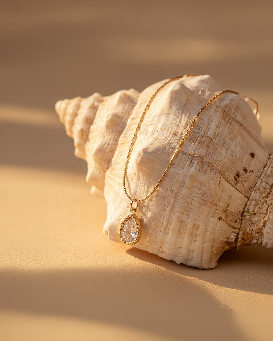 THE AURELIA TEARDROP NECKLACE