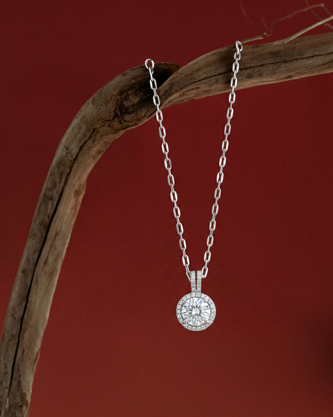 THE LUNA SOLITAIRE HALO NECKLACE